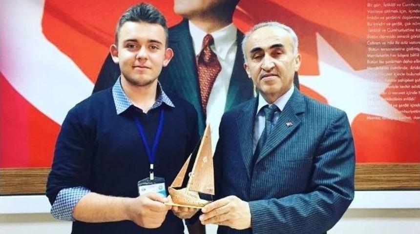 Bilecikli Gen&ccedil;, T&uuml;rkiye &Ouml;ğrenci Meclisi Başdanışmanı Ve T&uuml;rkiye &Ouml;ğrenci Meclisi Genel Sekreterliği&rsquo;ne Se&ccedil;ildi