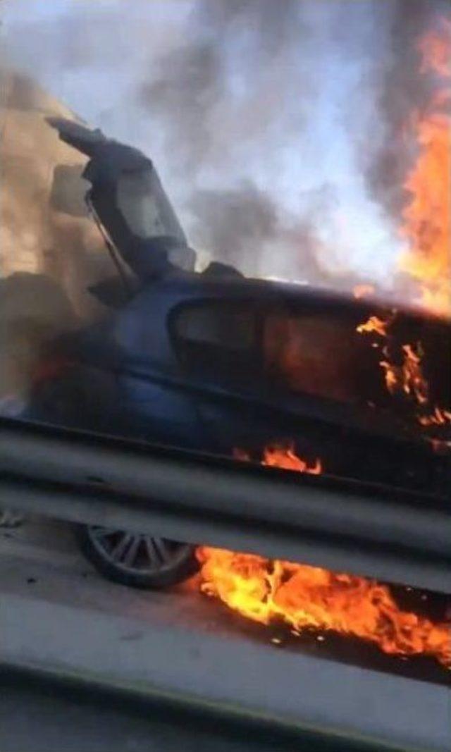 Oto Yangını E-5’te Trafik Yoğunluğuna Neden Oldu