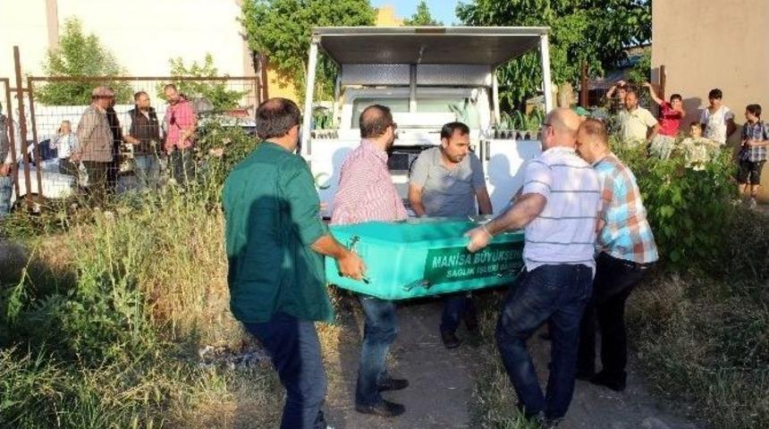 Salihli&rsquo;de 16 Yaşındaki Gen&ccedil; Otluk Alanda &Ouml;l&uuml; Bulundu