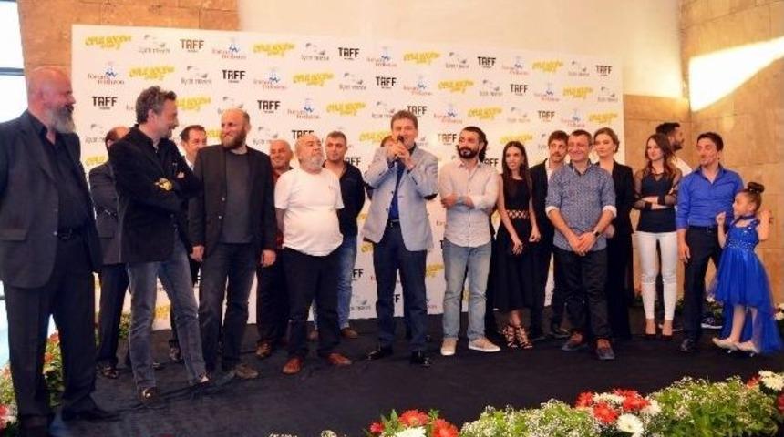 Oflu Hoca&rsquo;nın Şifresi 2&rsquo;nin Galası Trabzon&rsquo;da Yapıldı