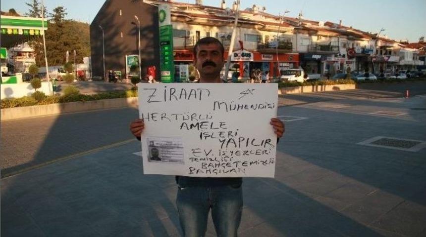 Ziraat M&uuml;hendisi, Amele Pazarında Pankartla İş Arıyor