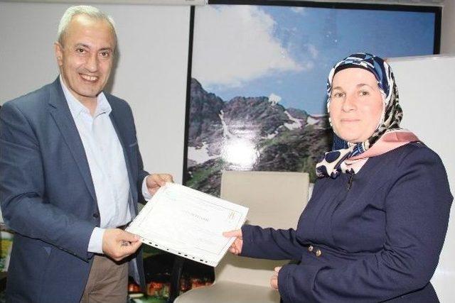 Engelli Girişimciler Sertifikalarını Aldı 2