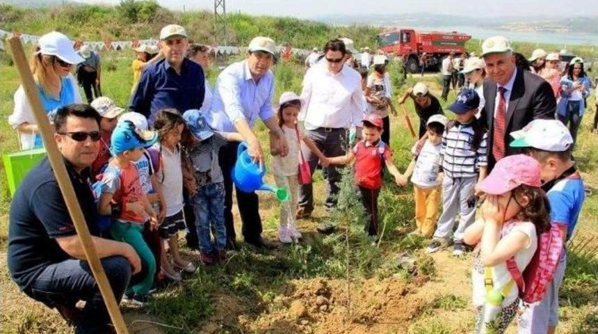 Seyhan Gen&ccedil;lik Merkezi "gen&ccedil; G&ouml;n&uuml;ll&uuml;ler Ağa&ccedil; Dikim Şenliği"projesi