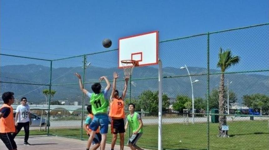 Demre&rsquo;de Plaj Voleybolu Ve Streetball Turnuvası D&uuml;zenlendi