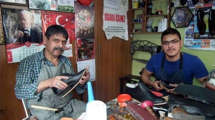 Ayakkabı Ustaları &Ccedil;ırak Arıyor