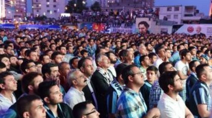 Adana Demirspor Taraftarına Dev Ekran M&uuml;jdesi