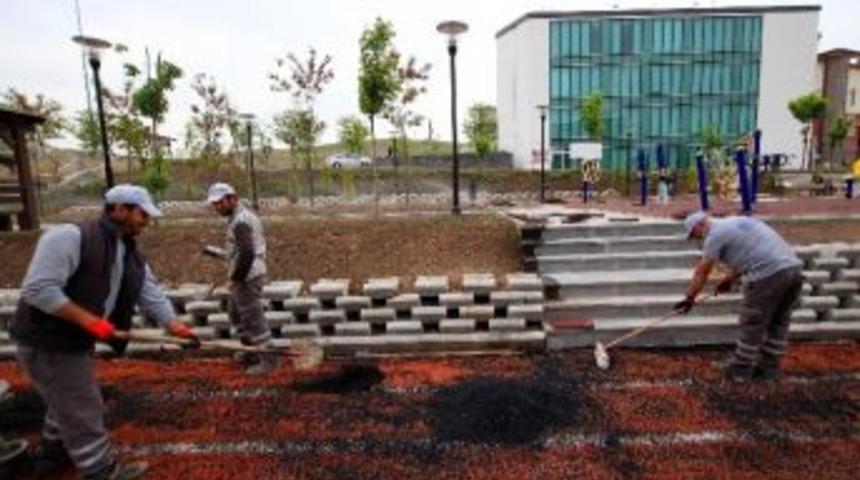 &Ccedil;ankaya Belediyesi&rsquo;nin Park &Ccedil;alışmaları T&uuml;m Hızıyla S&uuml;r&uuml;yor