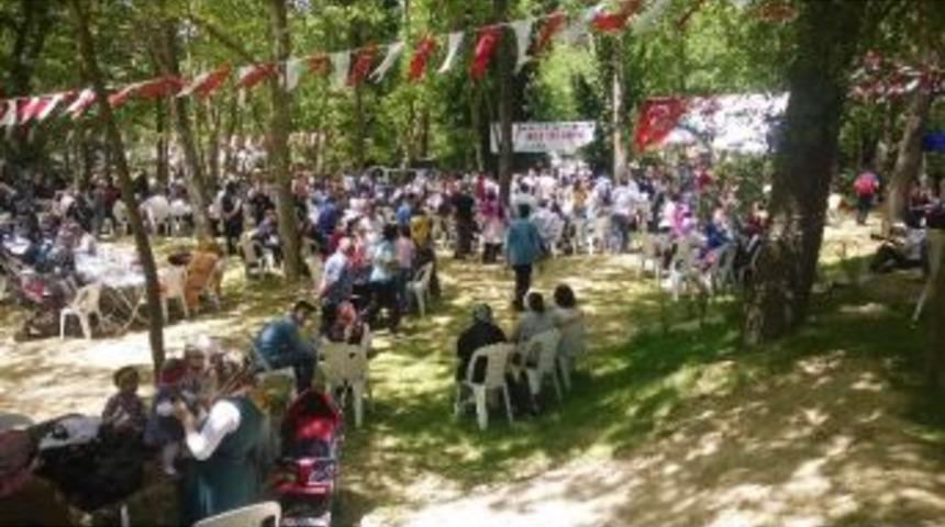 İzmit&rsquo;in Aileleri Piknikte Bir Araya Geldi