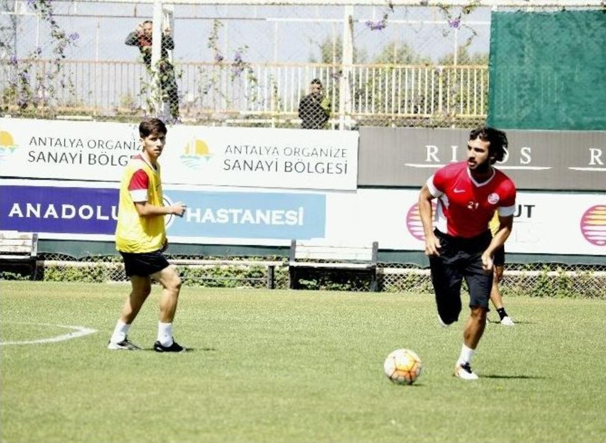 Morais Antalyaspor&rsquo;da Kalmak İstiyor
