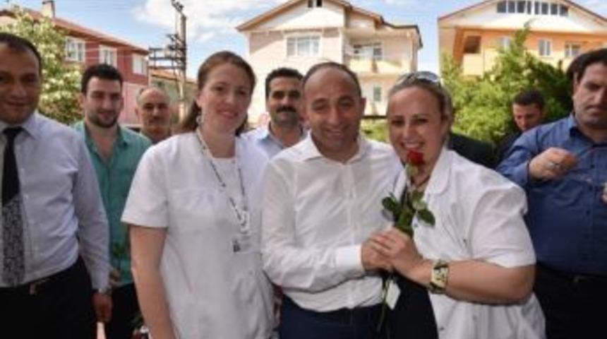Başkan &Uuml;z&uuml;lmez&rsquo;den Hemşireler G&uuml;n&uuml; Ziyareti