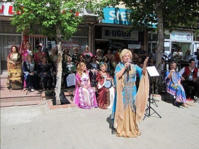 Nilüfer Belediyesi Kadın Korosu’nun Yardım Konserleri