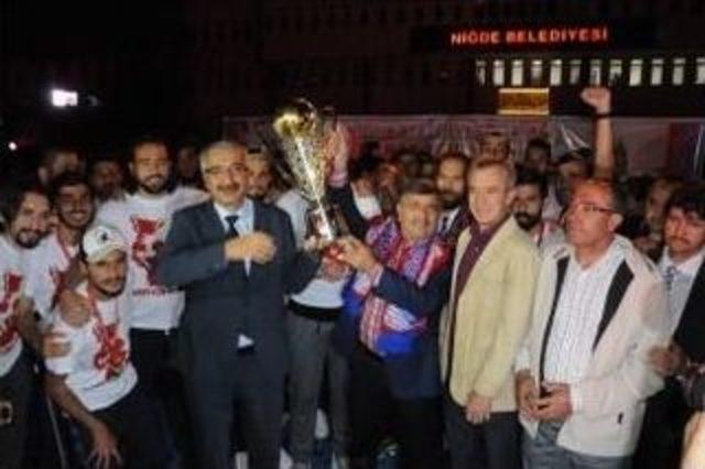 Niğde Belediyespor Çeyrek Asır Sonra 2. Lig’de