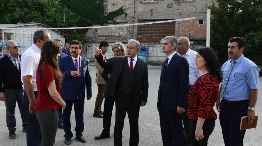 Vali B&uuml;y&uuml;k, Okul Ve Okul İnşaatlarını Denetledi