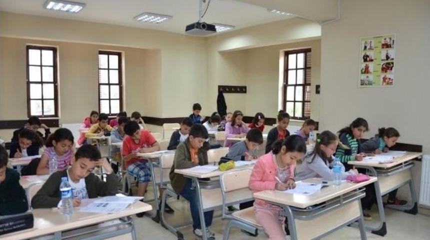 Sınava 3 Bin Ortaokul &Ouml;ğrencisi Katıldı