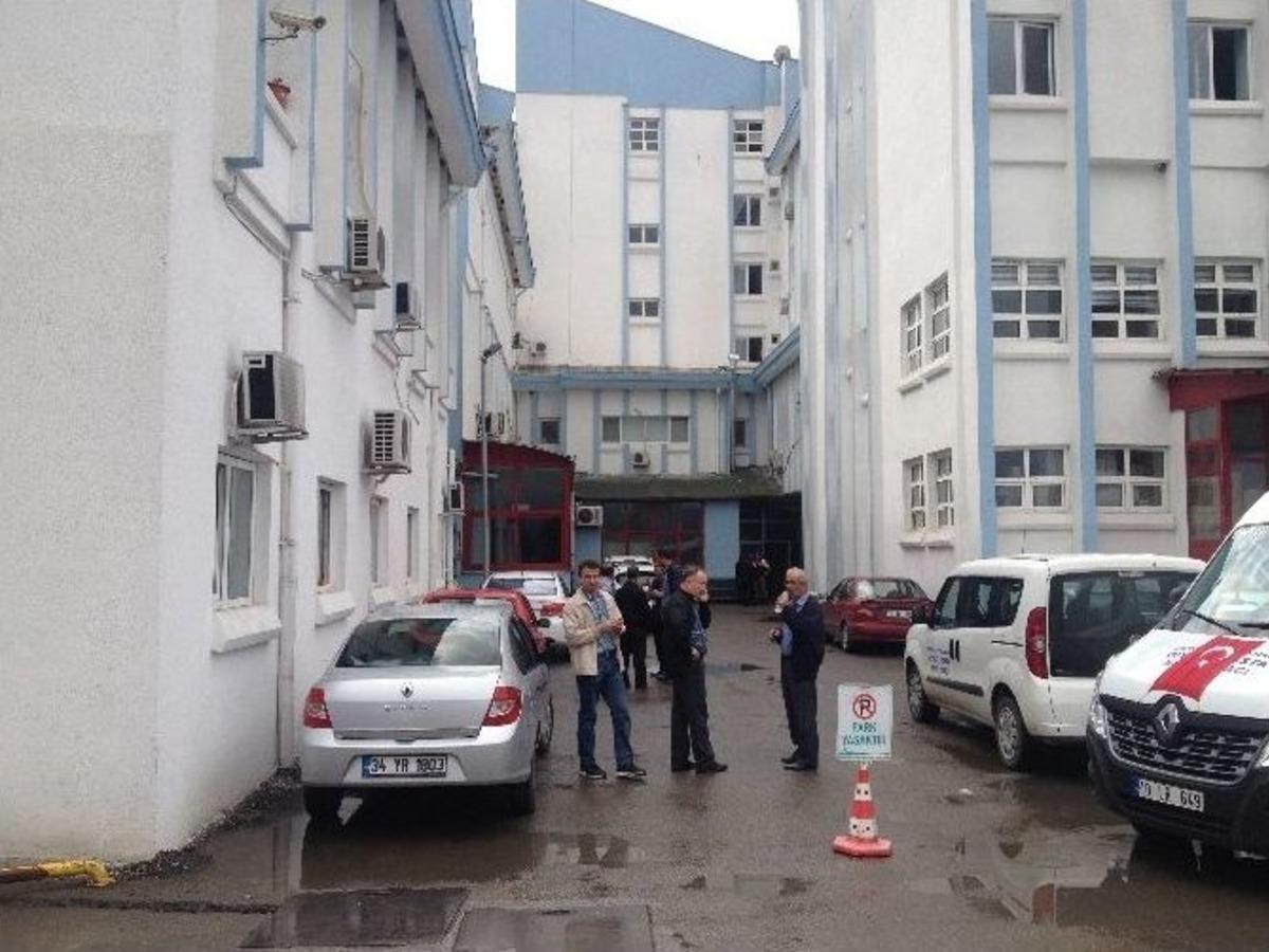 2 G&uuml;n &Ouml;nce Evlenen Şahıs Cinnet Ge&ccedil;irdi: 1 &Ouml;l&uuml;, 2 Yaralı