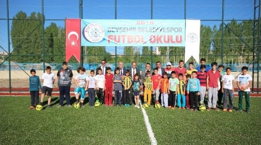 Beyşehir Belediyespor Futbol Okulu A&ccedil;ıldı