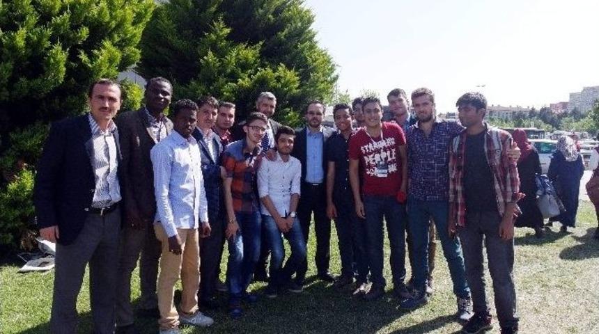 Rekt&ouml;r Birdan, Yabancı &Ouml;ğrencilerle Uluslar Arası Buluşmaya Katıldı