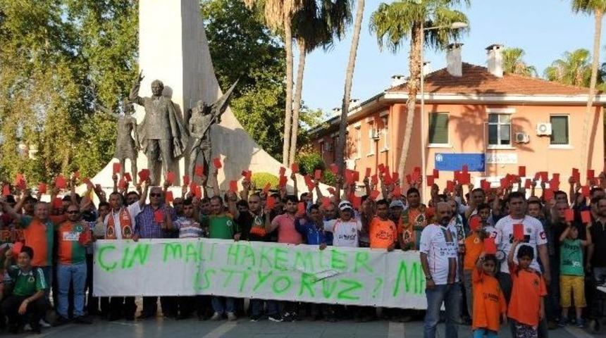 Alanyaspor Taraftarından Mhk&rsquo;ya Kırmızı Kart