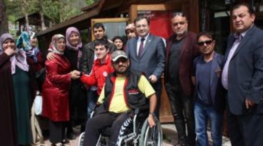 Ak Parti İl Teşkilatı Engellilerle Kahvaltıda Buluştu