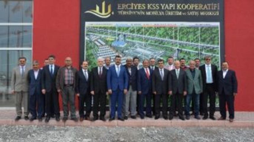 Vali D&uuml;zg&uuml;n Mobilya Kentte İncelemelerde Bulundu