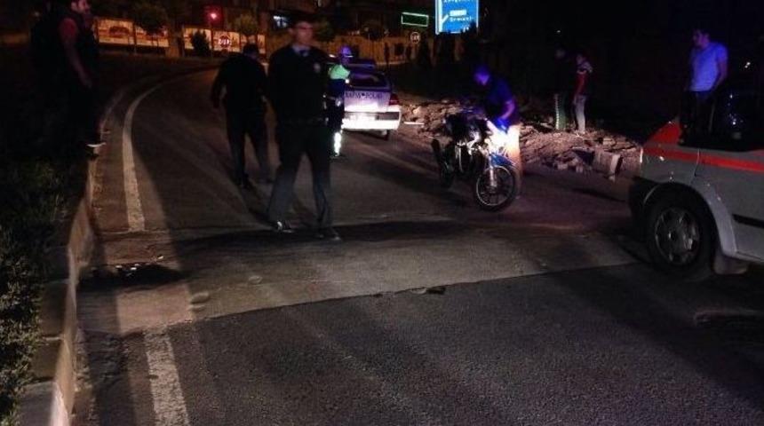 Yol &Uuml;zerindeki Kasis Kazaya Sebep Oldu