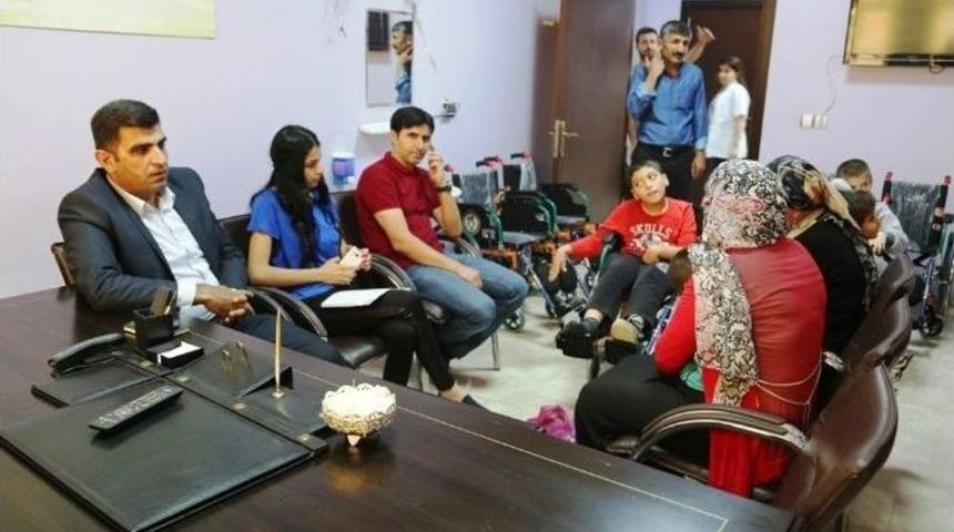 Cizre Belediyesinden Bedensel Engellilere Tekerlekli Sandalye