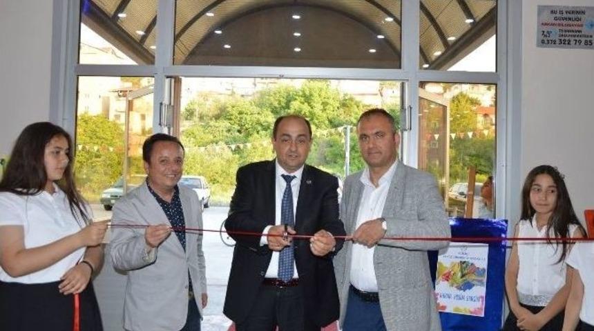 G&uuml;l&uuml;&ccedil; Vesile Dikmen İlkokulu &Ouml;ğrencilerinden Yılsonu Şenliği