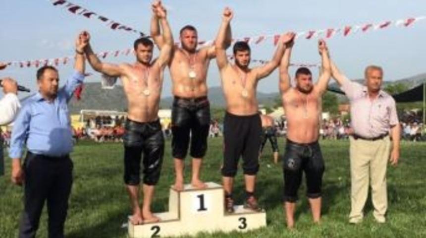 Kocaeli B&uuml;y&uuml;kşehirli Pehlivanlar Bu Haftada K&uuml;rs&uuml;deydi