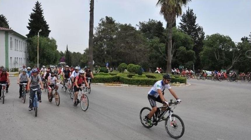 Sporcular &lsquo;&ccedil;evre&rsquo; Mesajı Vermek İ&ccedil;in Pedal &Ccedil;evirdi