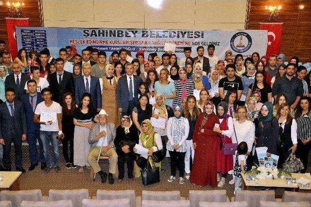 Şahinbey Belediyesinden 191 Kursiyere Sertifika 1
