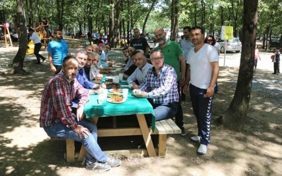 Başkan Karaman Piknik Alanındaki Misafirleri Ziyaret Etti