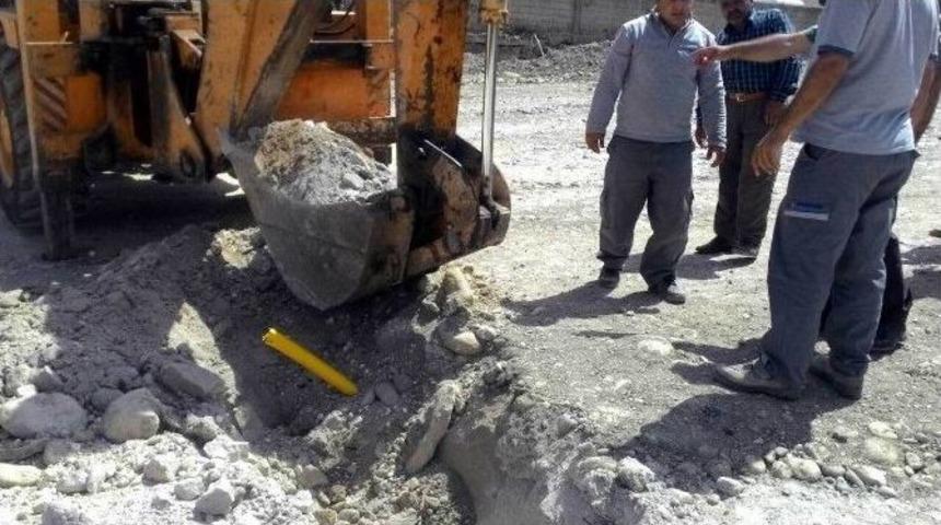 Yol &Ccedil;alışmasında Doğalgaz Borusu Patladı