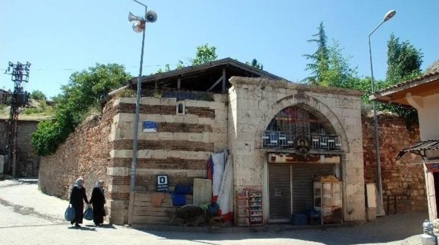 264 Yıllık Tarihi Hanı Satışa &Ccedil;ıkardı