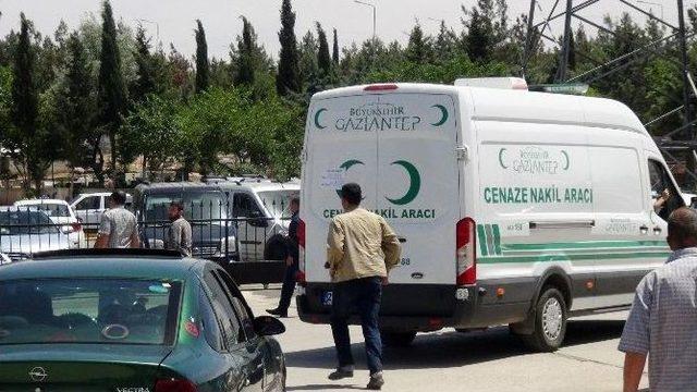 Maganda Kurşunuyla Hayatını Kaybeden Kadın Defnedildi 1