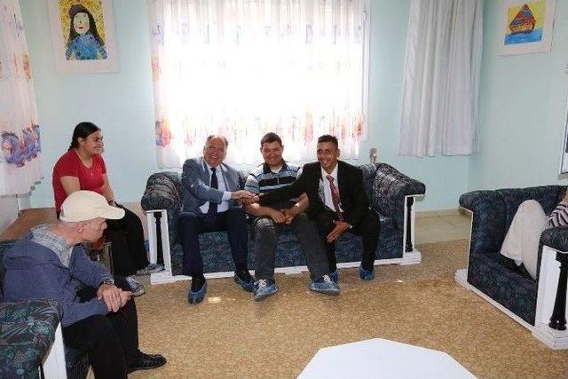 Selçuk’ta Engelliler Haftasına Özel Etkinlikte Eğlenceli Anlar 1
