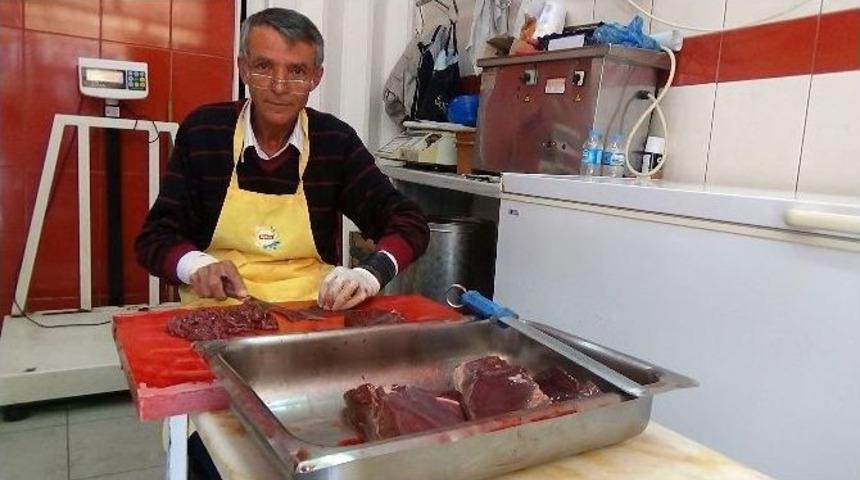 Yarım Asırdır Elinden Bı&ccedil;ak D&uuml;şm&uuml;yor