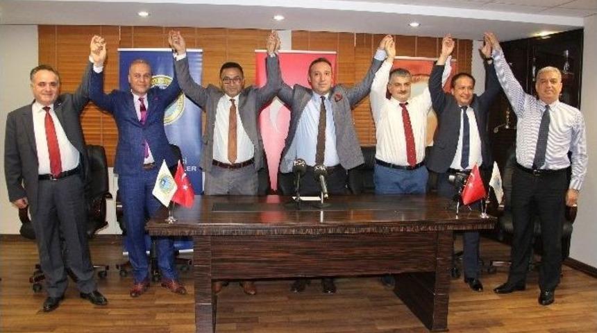 Mersin Smmmo&rsquo;da Yeni Y&ouml;netim G&ouml;rev Dağılımını Yaptı