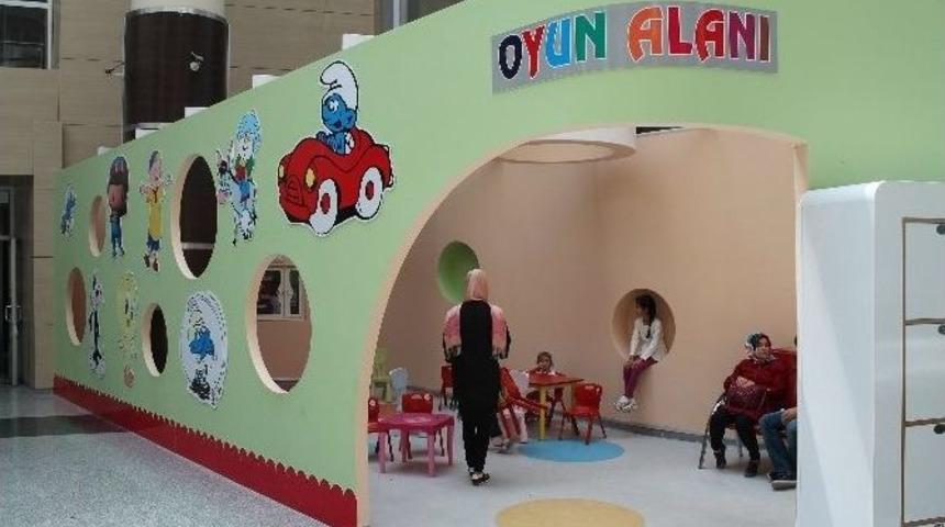 Hastanede &Ccedil;ocuk Oyun Alanı Yenilendi