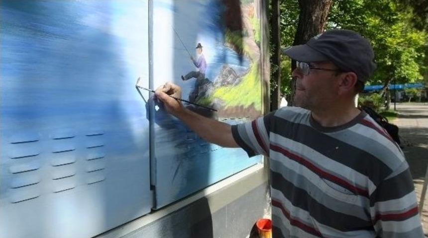 Amat&ouml;r Ressam Trafoları &Ccedil;i&ccedil;ek Gibi Yaptı