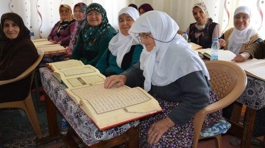 Hanım Nine, 85 Yaşında Kur&rsquo;an-ı Kerim &Ouml;ğrendi