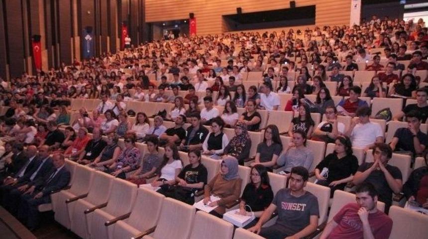 Pa&uuml;&rsquo;de Y&uuml;ksek&ouml;ğretimin Geleceği Konuşuldu