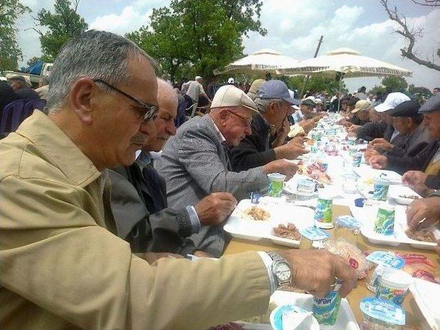 Erenköy’de Yağmur Duasına Yoğun Katılım