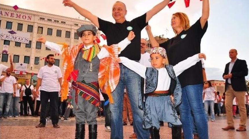 Manisalılar 19 Mayıs&rsquo;ta Harmandalı Oynayacak