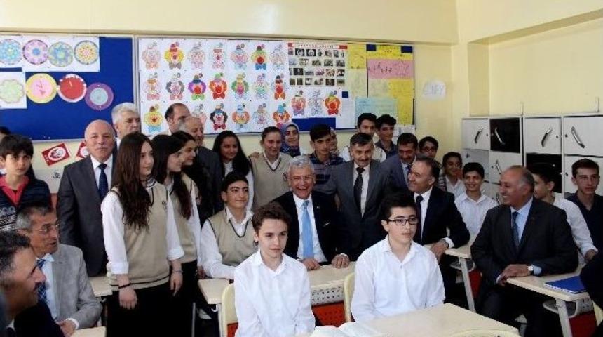 Bakan Bozkır&rsquo;dan Avrupa Birliği&rsquo;ne Girişi İ&ccedil;in Tarih