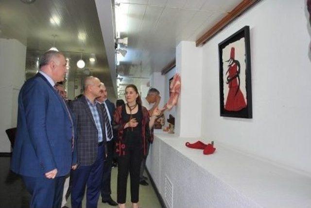 Emel Oğuz, İlk Kişisel Keçe Sergisini Açtı