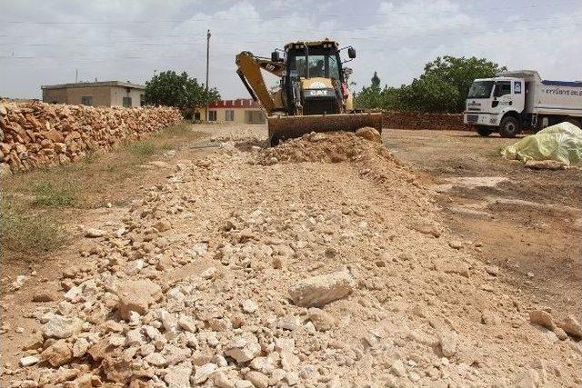 Eyyübiye Belediyesi Yol Yapım Çalışmalarına Devam Ediyor