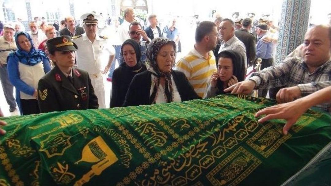 Şehit Y&uuml;zbaşının Vefat Eden Babası Son Yolculuğuna Uğurlandı