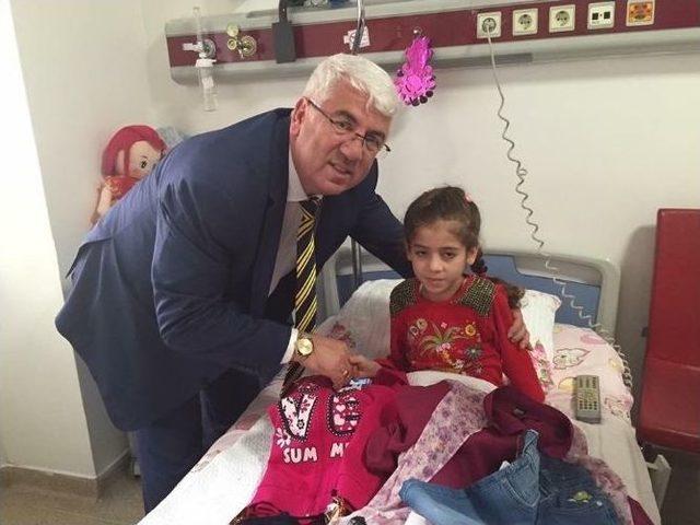 Ergene Belediye Başkanı Y&uuml;ksel Kilis`e G&ouml;nderilen Yardımları Bizzat Teslim Etti 1