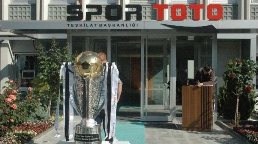 Beşiktaş&rsquo;ın Şampiyonluk Kupası Yola &Ccedil;ıktı