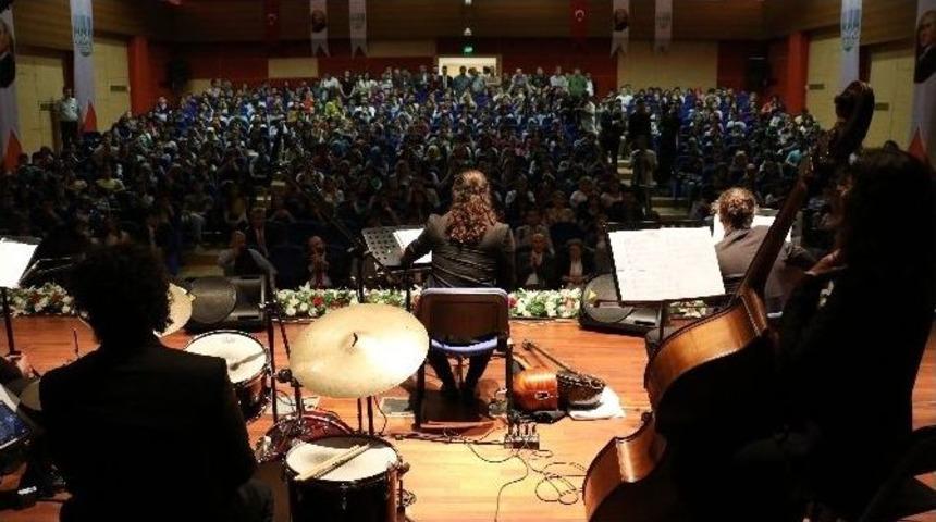 Kb&uuml;&rsquo;de T&uuml;rk-amerikan Yapımı Sazlı Cazlı Karadeniz Konseri